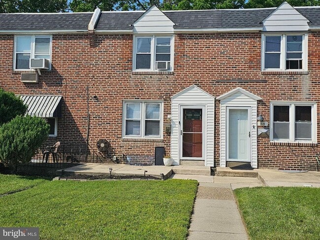 property at 1521 West End Dr