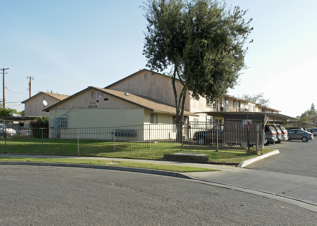 2075 S Hayston Ave in Fresno, CA - Foto de edificio