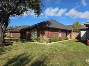 12830 Careywood Dr in Sugar Land, TX - Building Photo - Building Photo