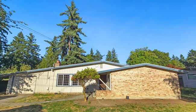 2420 156th Ave SE in Bellevue, WA - Building Photo - Building Photo