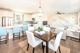 83 Cooper St in Charleston, SC - Building Photo - Building Photo