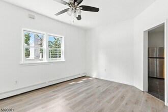 195 Sylvan Ave in Newark, NJ - Building Photo - Building Photo