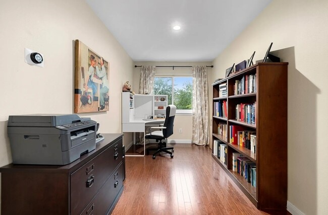 property at 4120 E Northampton Pl