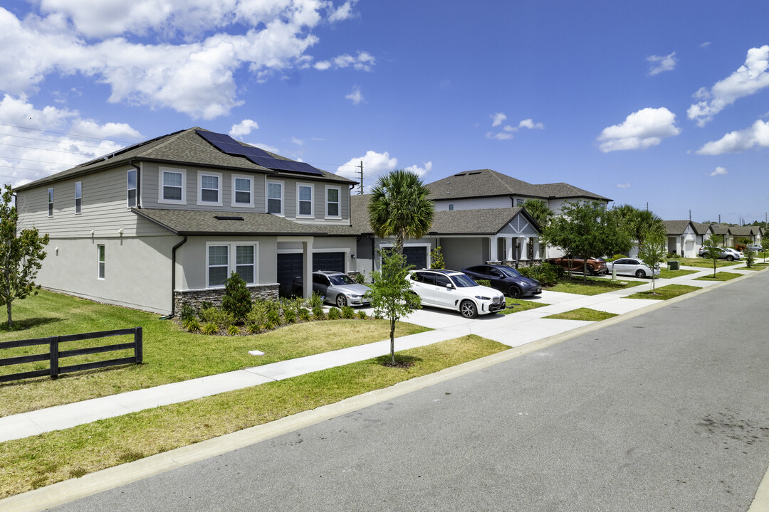 Sunbrooke by Ashton Woods in St. Cloud, FL - Foto de edificio