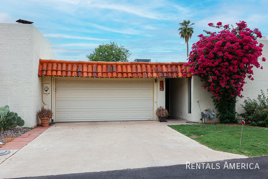 6020 N Calle Mio in Phoenix, AZ - Building Photo