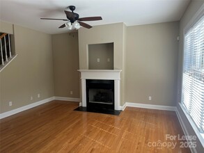 4740 Hunter Crest Ln in Charlotte, NC - Building Photo - Building Photo