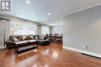 125 Wayne Ave in Toronto, ON - Building Photo - Building Photo