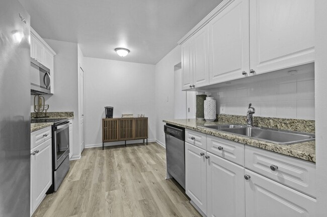 Regents Club of Troy in Troy, MI - Building Photo - Building Photo