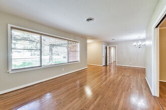 5231 Willowbend Blvd in Houston, TX - Building Photo - Building Photo