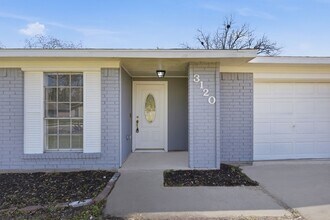 3120 Royal St in Baytown, TX - Building Photo - Building Photo