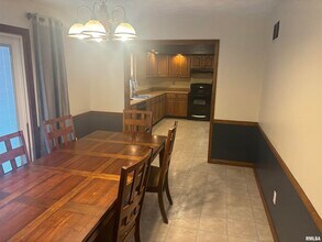 705 Crestview Dr in Metamora, IL - Building Photo - Building Photo