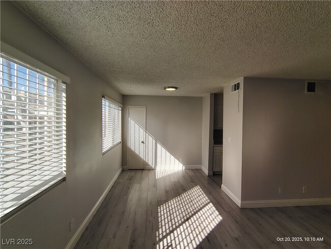 property at 3663 Kolendo Ct