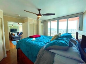 801 S King St in Honolulu, HI - Foto de edificio - Building Photo