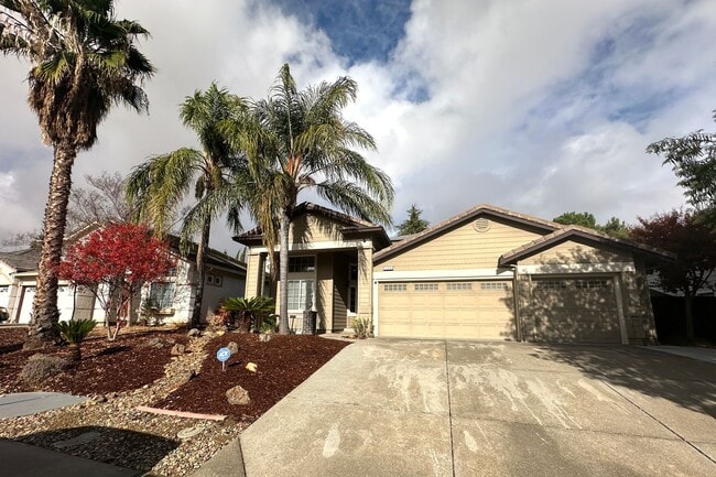 property at 123 Putter Dr
