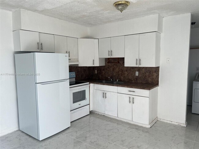 6326 Pierce St in Hollywood, FL - Building Photo - Building Photo