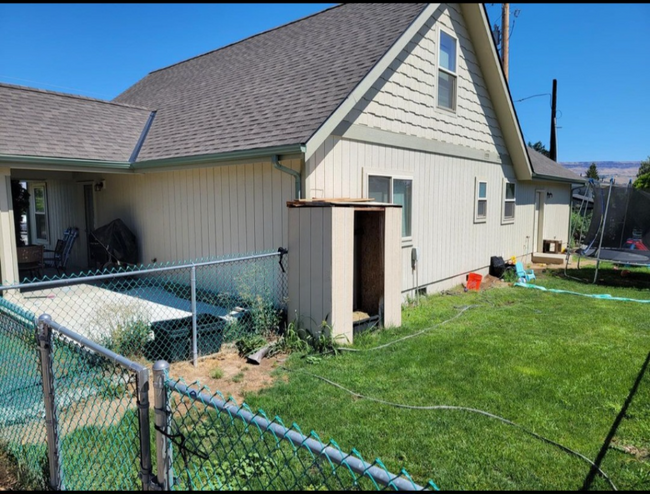 1519 Springwater Ave in Wenatchee, WA - Building Photo - Building Photo