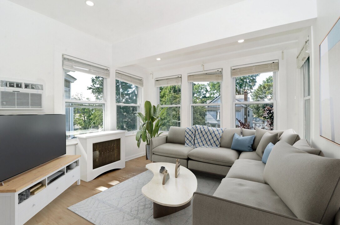 61 Montague Pl in Montclair, NJ - Foto de edificio