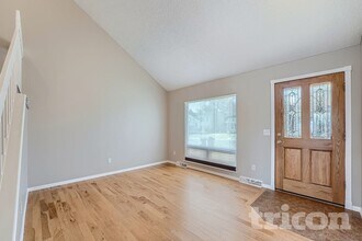 8495 W 78th Cir in Arvada, CO - Foto de edificio - Building Photo