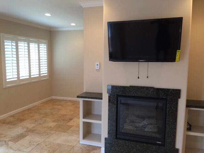 1105 N Milpas St, Unit A in Santa Barbara, CA - Building Photo - Building Photo