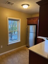 17 Whitman Ave, Unit 2R in Whitman, MA - Building Photo - Building Photo