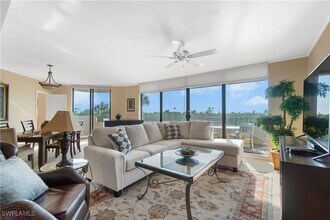 6001 Pelican Bay Blvd in Naples, FL - Building Photo - Building Photo