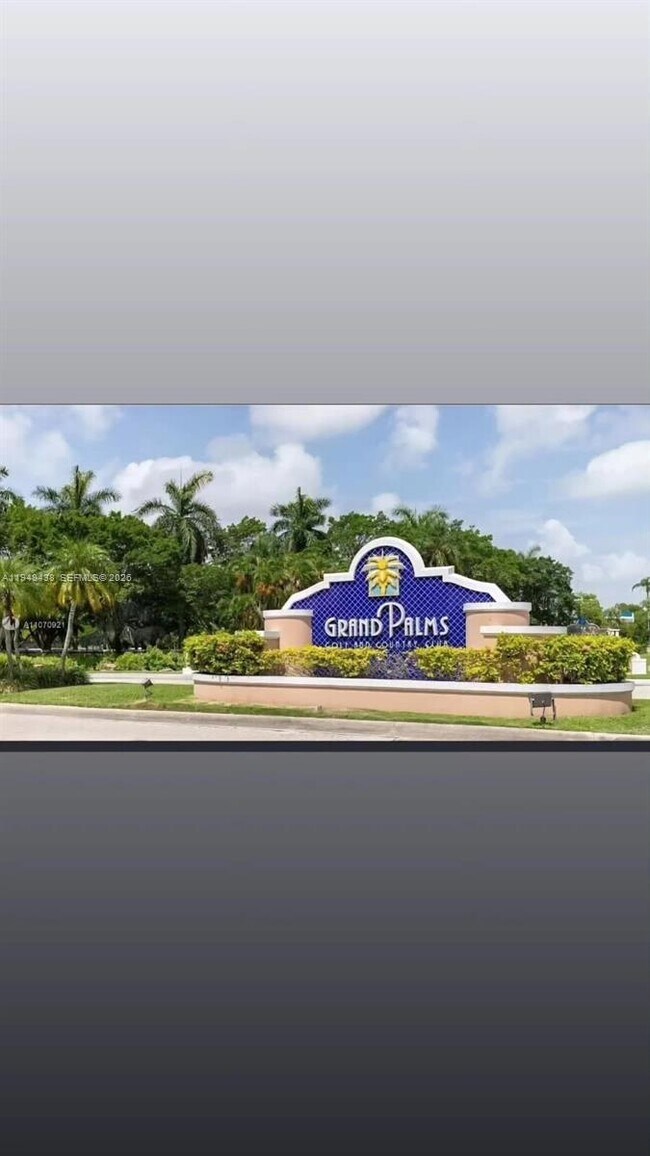 672 SW 158th Terrace in Pembroke Pines, FL - Building Photo - Building Photo