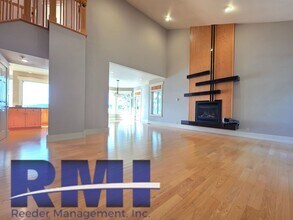 12712 Burnham Dr in Gig Harbor, WA - Building Photo - Building Photo