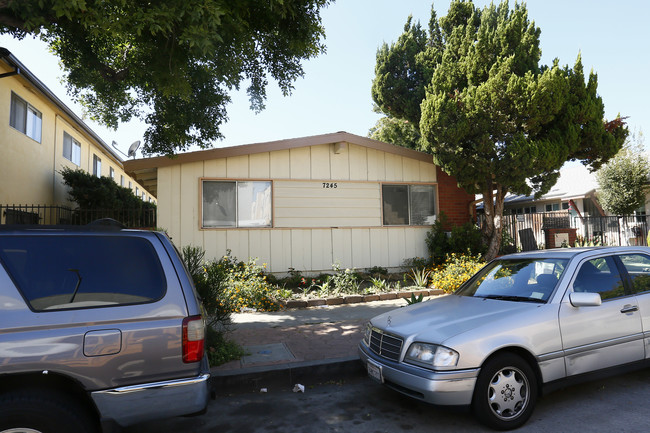 7245 Alabama Ave in Canoga Park, CA - Building Photo - Building Photo