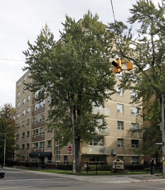 85 Lowther Avenue in Toronto, ON - Building Photo