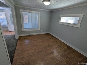 2050 E Scottwood Ave in Burton, MI - Building Photo - Building Photo