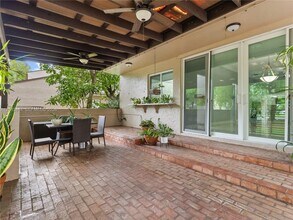 9133 Fontainebleau Blvd in Miami, FL - Building Photo - Building Photo