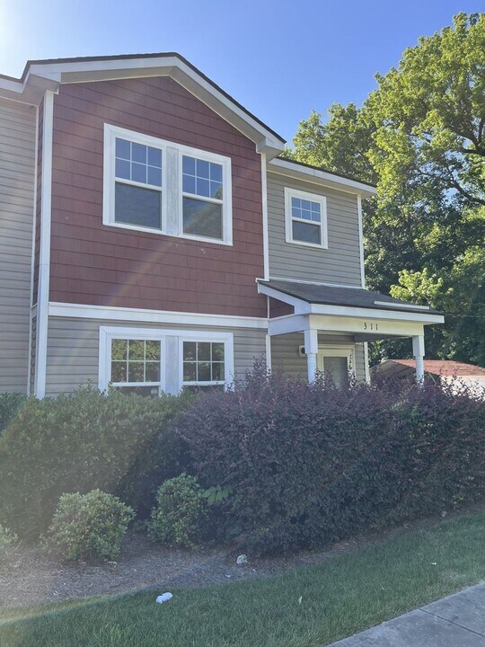 311 Drury Dr in Charlotte, NC - Building Photo