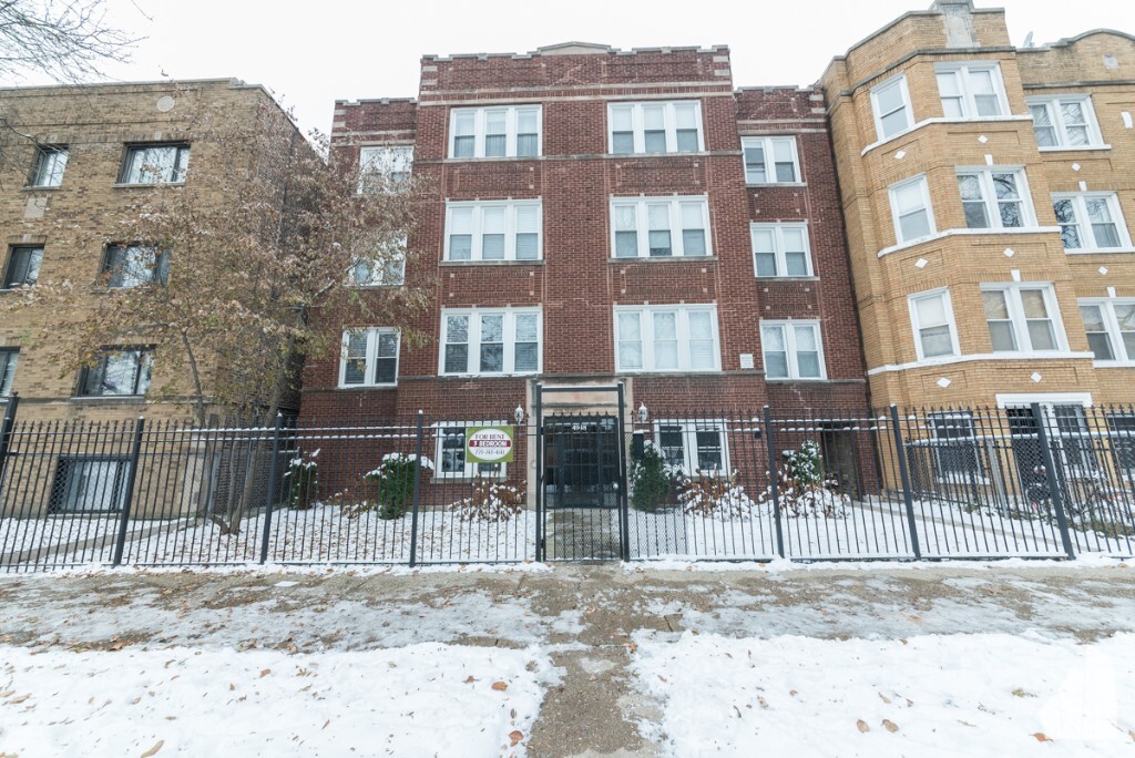4948 N Harding Ave in Chicago, IL - Building Photo