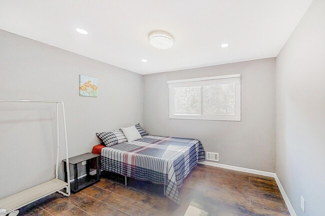 property at 2565 Lantern Ln