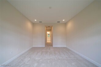 21024 Teak Tree Ter in Estero, FL - Foto de edificio - Building Photo