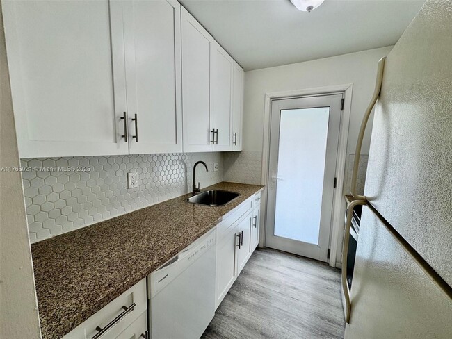 property at 500 E Country Club Cir