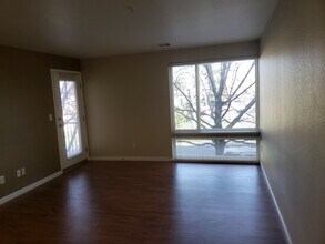 5201 S Fox St, Unit Fox 202 in Littleton, CO - Foto de edificio - Building Photo