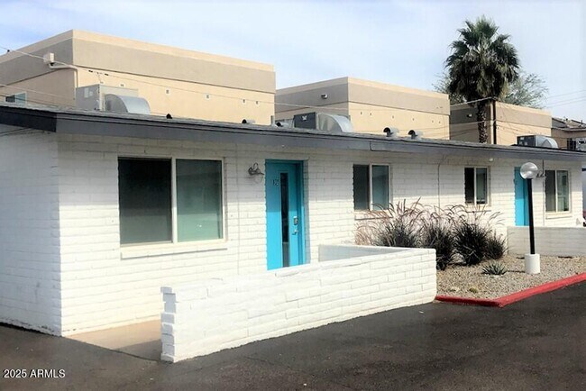 3141 N 37th St in Phoenix, AZ - Building Photo - Building Photo