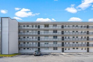 14170 SW 84th St in Miami, FL - Building Photo