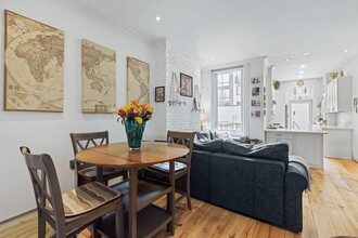 706 Willow Ave in Hoboken, NJ - Building Photo - Building Photo