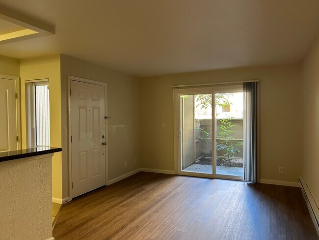 37377 Sequoia Rd, Unit Baywood Villas Studio in Fremont, CA - Building Photo - Building Photo