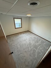 236 Freeport Rd, Unit Apt 1 in Butler, PA - Foto de edificio - Building Photo