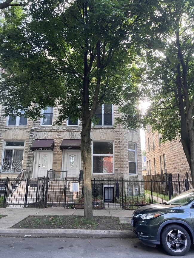 property at 3610 S Prairie Ave