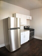 227 Maytide St, Unit 2nd Floor in Pittsburgh, PA - Building Photo - Building Photo
