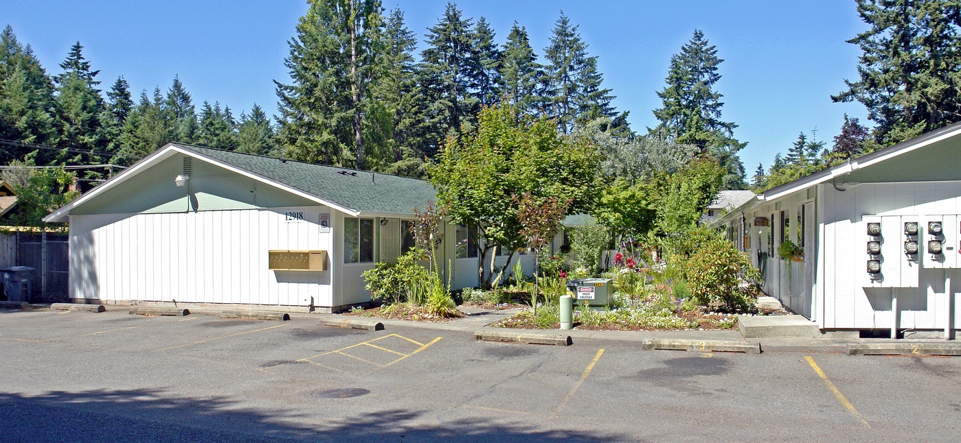 Truaire Apartments in Lakewood, WA - Foto de edificio