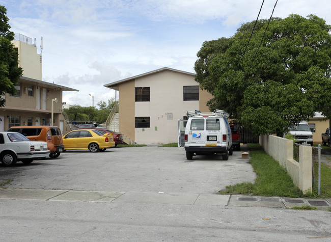 720-736 NW 32nd Ave in Miami, FL - Building Photo - Building Photo