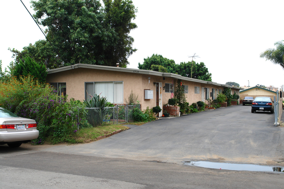 2733 Madison St in Carlsbad, CA - Building Photo