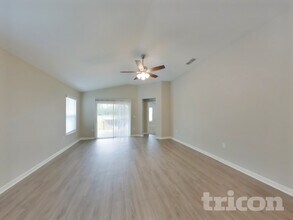 1905 Constitutional Republic Pl in Jacksonville, FL - Foto de edificio - Building Photo