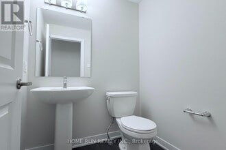 381 Les Emmerson Dr in Ottawa, ON - Building Photo - Building Photo