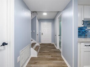 6304 Grand Bahama Cir in Tampa, FL - Building Photo - Building Photo